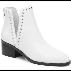 STEVE MADDEN BOOTIES